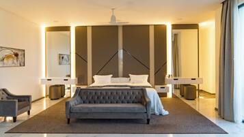 5 bedrooms, in-room safe, desk, iron/ironing board
