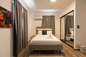 3 bedrooms, desk, iron/ironing board, WiFi