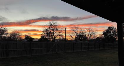 Charming 4-bedroom house with AC, WiFi in enchanting Castroville