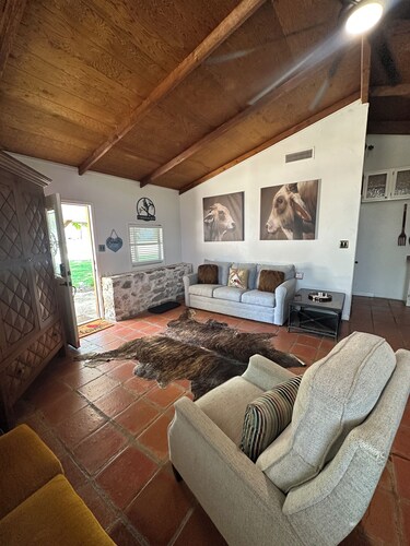 Charming 4-bedroom house with AC, WiFi in enchanting Castroville