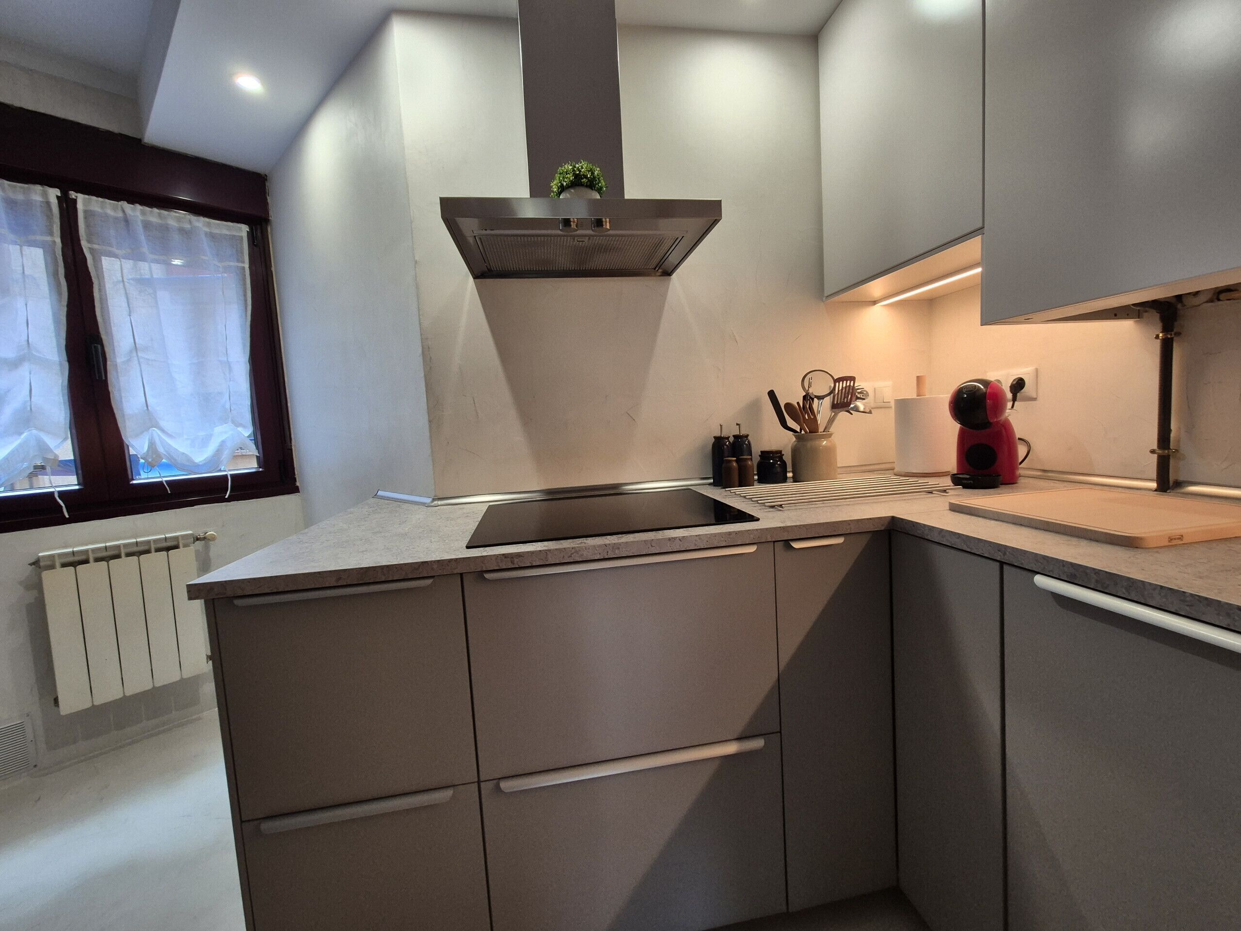 Réfrigérateur, micro-ondes, four, lave-vaisselle