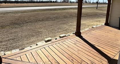 Charming 4-bedroom farmhouse with AC, WiFi near lovely Holton. Beautiful view