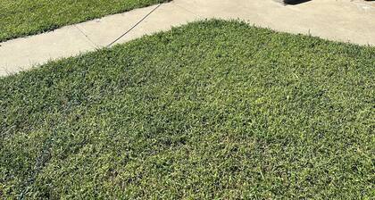 Charming 4-bedroom farmhouse with AC, WiFi near lovely Holton. Beautiful view