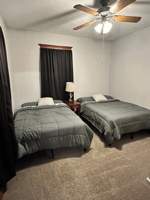 4 chambres, lit de bébé portatif, accès au Wi-Fi (inclus)