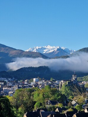 Miscellaneous - guest room overlooking the town of Lourdes and splendid view of the Pyrenees (Lourdes)
