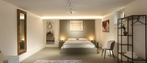 5 bedrooms, iron/ironing board, WiFi, bed sheets