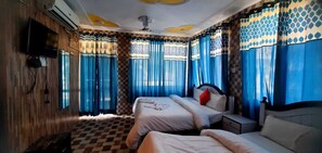 Individually decorated, desk, laptop workspace, iron/ironing board - shivoham palace  (Rishikesh)