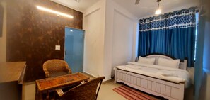 Individually decorated, desk, laptop workspace, iron/ironing board - shivoham palace  (Rishikesh)