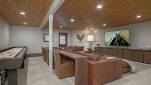 Interior - Amazing Log Home on Gore Creek | The Savory Lodge (Vail)