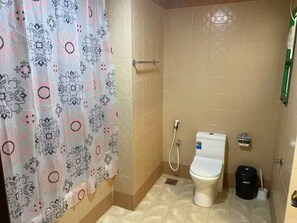 Asciugamani, sapone, carta igienica