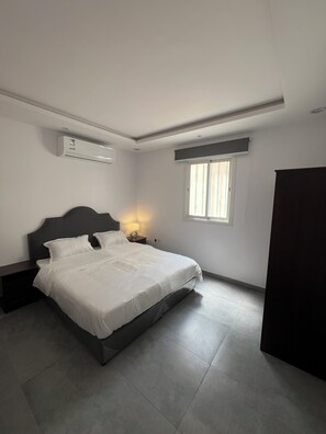 2 bedrooms, iron/ironing board, WiFi