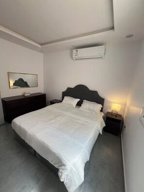 2 habitaciones, tabla de planchar con plancha y wifi