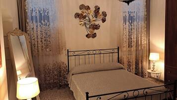 2 quartos, cofres nos quartos, ferros/tĂĄbuas de passar roupa