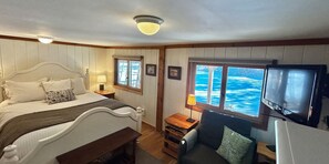 2 makuuhuonetta, silitysrauta/-lauta, ilmainen Wi-Fi, vuodevaatteet