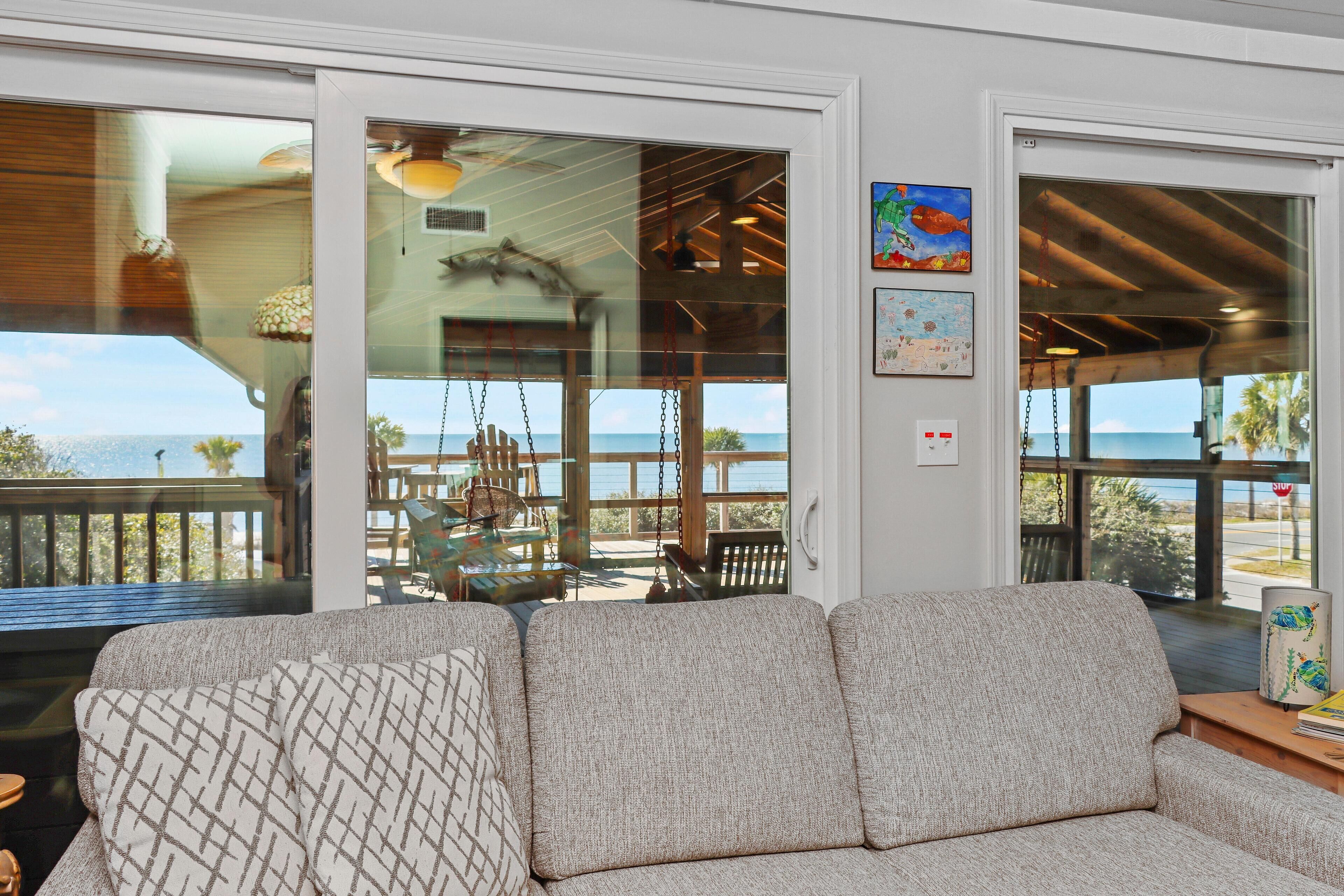 House, Multiple Beds (Quarters B) | Living area