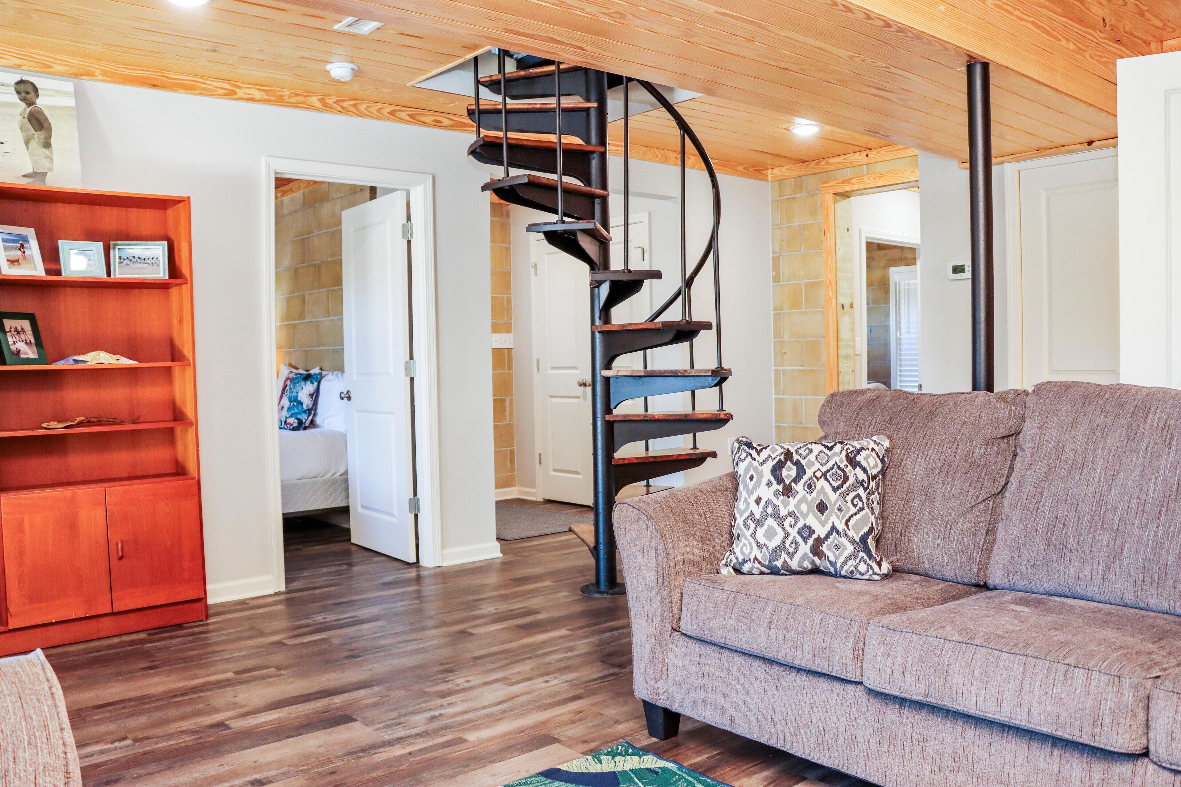 House, Multiple Beds (Quarters B) | Interior