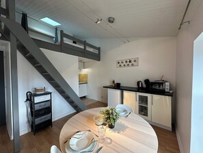 Dining - Studio de la Lanterne (La Rochelle)