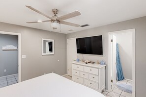 3 bedrooms, iron/ironing board, Internet, bed sheets