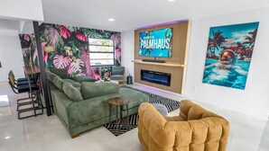 Smart TV, fireplace, video games, table tennis