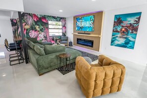 Smart TV, fireplace, video games, table tennis