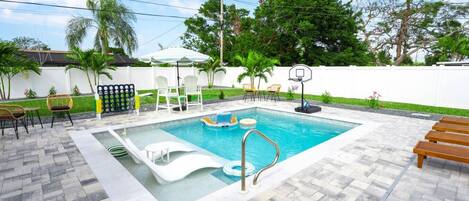 Outdoor pool, a heated pool