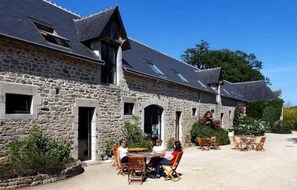 屋外ダイニングエリア