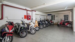 Free self-parking - Cozrum - Love Hotel Trần Bình Trọng (Ho Chi Minh City)