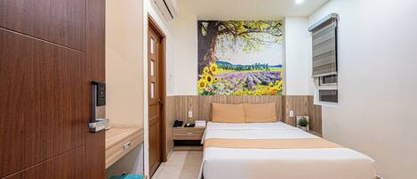 Standard Double Room | Desk, free WiFi
