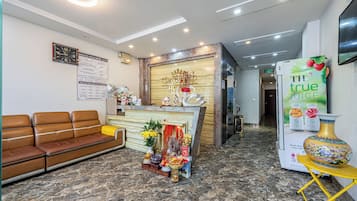 Área de estar no saguão