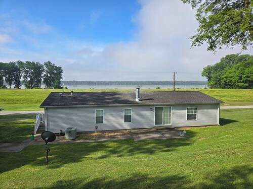 Charming 3-bedroom house with WiFi and AC in beautiful Joppa. 