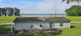 Charming 3-bedroom house with WiFi and AC in beautiful Joppa.