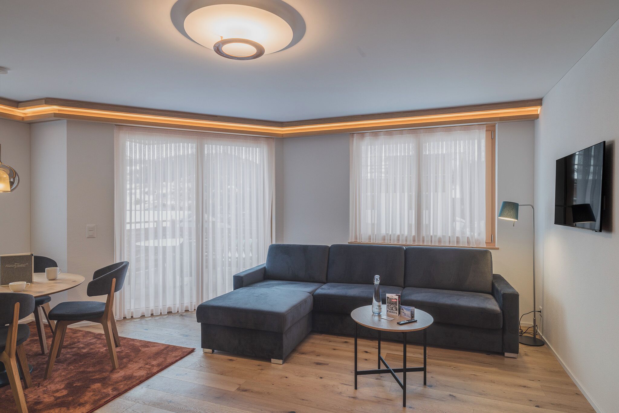 Apartamento, 2 habitaciones | Servicio de comidas en la habitación