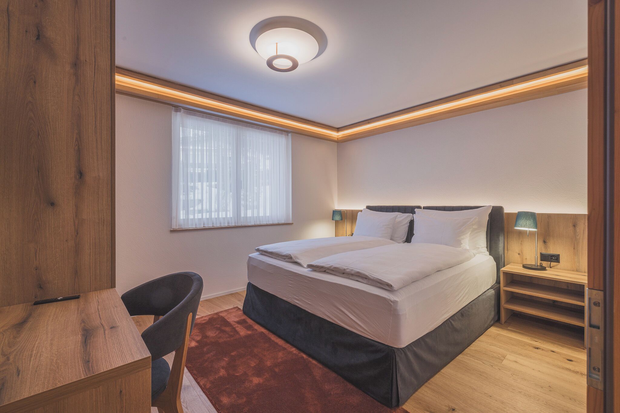 Espacio para trabajar con laptop y wifi gratis 