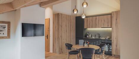 Apartment, Mountain View, Tower | Private kitchen