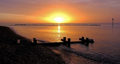 Seasideescape-6 Guests-indoorpool-garden-bbq-beach