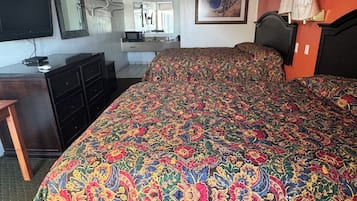 Economy Single Room | Desk, bed sheets