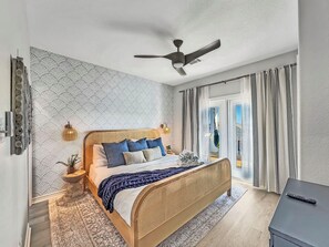 4 bedrooms, desk, iron/ironing board, travel cot