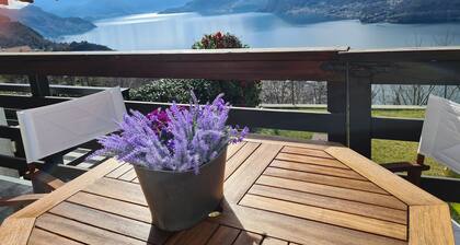 CASA "INCANTO" Charming house with breathtaking views of Lake Como.