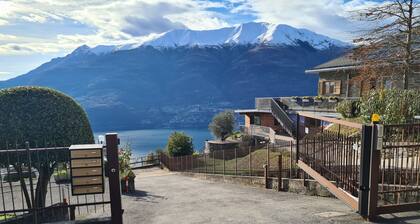 GemĂŒtliches und gepflegtes Reihenhaus mit spektakulĂ€rem Blick auf den Comer See