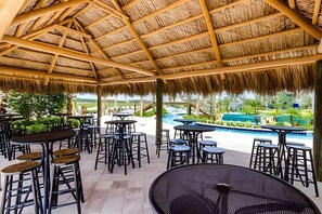 Outdoor dining - Comfort and Fun at Storey Lake Resort 4BD Home (Kissimmee)