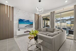 TV - Solara Resort Unique Experience 6BD Home (Kissimmee)