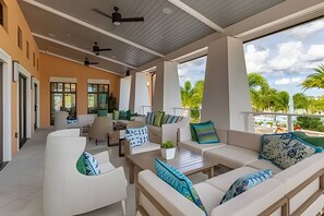 Property grounds - Solara Resort Unique Experience 6BD Home (Kissimmee)