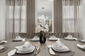 Dining - Solara Resort Unique Experience 6BD Home (Kissimmee)