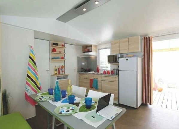 Réfrigérateur, plaque de cuisson