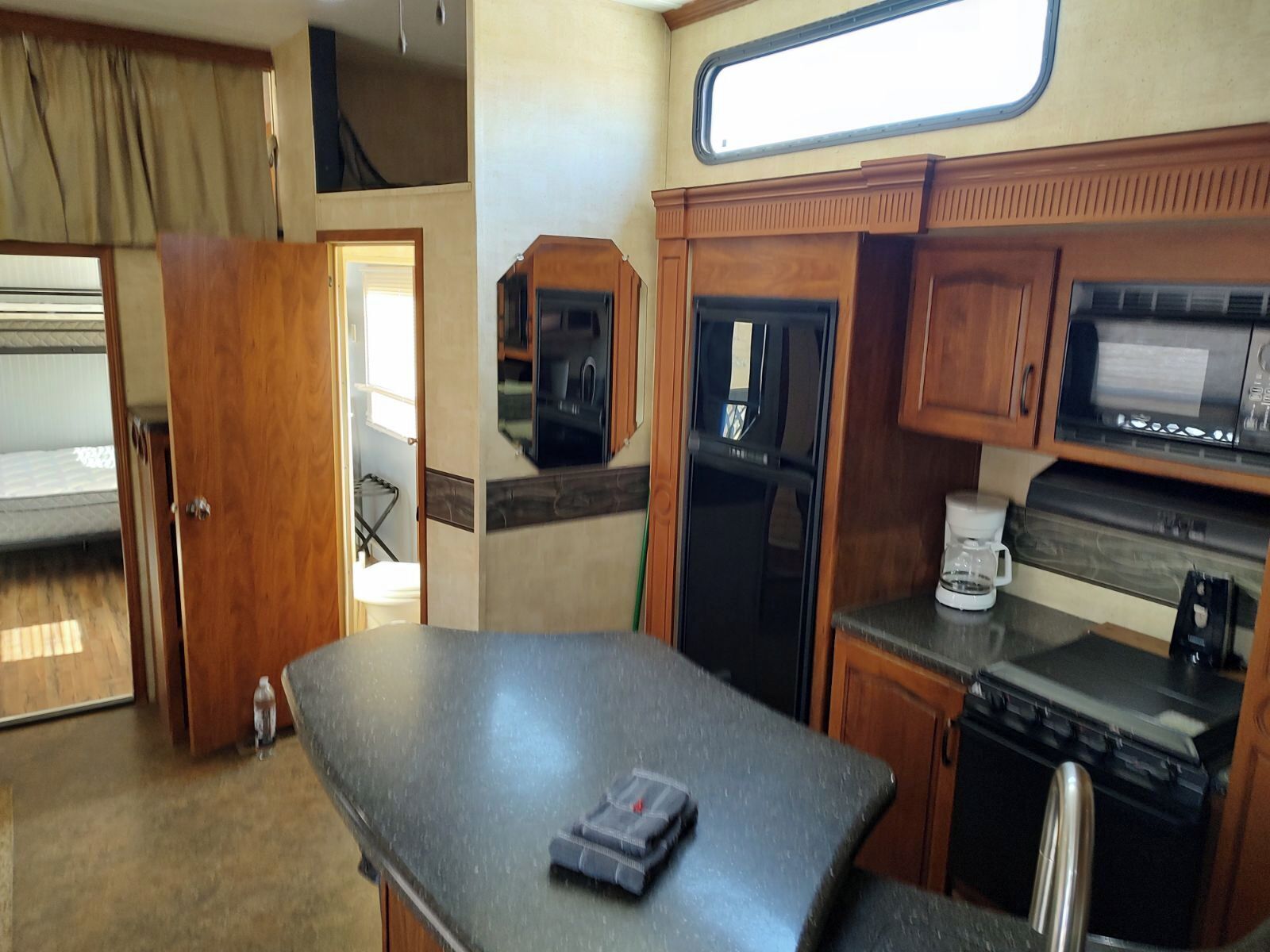Microwave, oven, stovetop, cookware/dishes/utensils