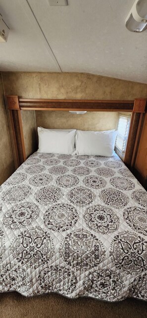 Deluxe Cabin, Desert View | 2 bedrooms - Ballard RV Park and cabin rentals (Thompson Springs)