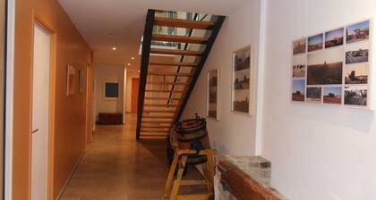 Bùtiment rénové, tout confort, salle de jeux, bureau, familles ,professionnels