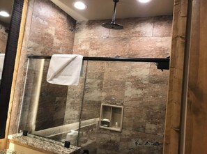 Shower, shampoo