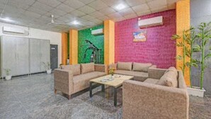 Quầy tiếp tân