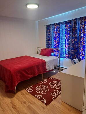 4 Schlafzimmer, Bügeleisen/Bügelbrett, WLAN, Bettwäsche